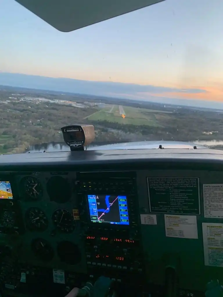 VFR Approach at KEAU